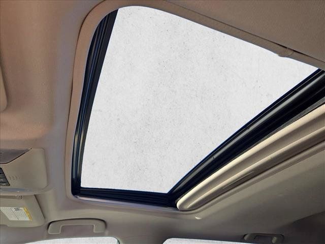 Used 2019 Toyota RAV4 XLE w/ Convenience Package FWD image 15