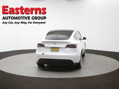 Used 2022 Tesla Model Y Long Range AWD/4WD image 32