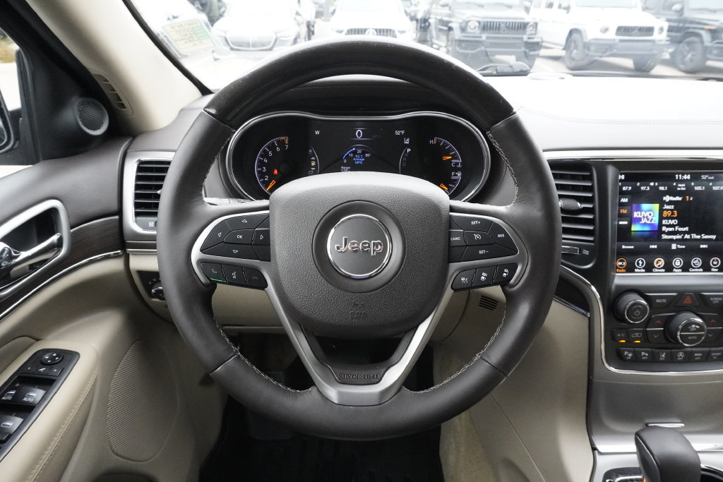 Used 2018 Jeep Grand Cherokee Overland AWD/4WD image 10