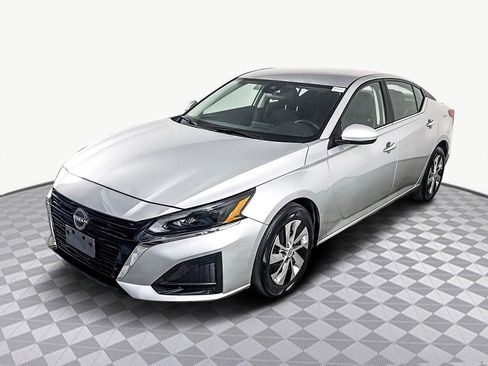 Used 2023 Nissan Altima 2.5 S image 4