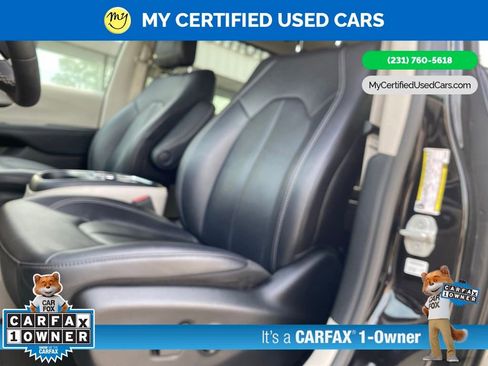 Used 2024 Chrysler Pacifica Touring-L FWD image 15