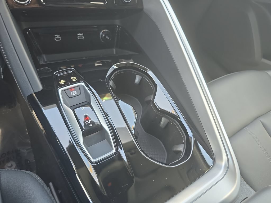 Certified 2025 Audi Q5 Premium w/ Convenience Package AWD/4WD image 17