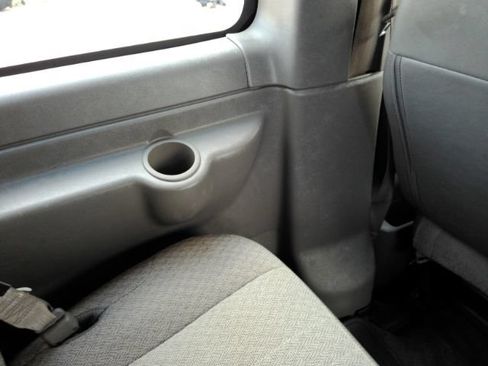 Used 2024 Chevrolet Express 3500 LT w/ LT Preferred Equipment Group RWD image 18