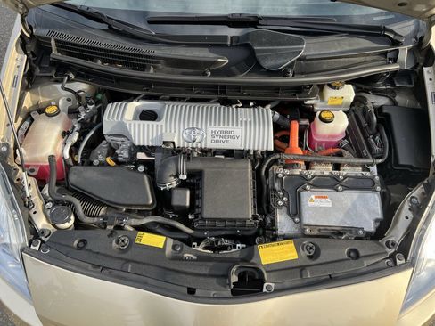 Used 2010 Toyota Prius Five FWD image 30