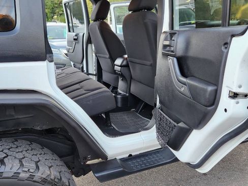 Used 2016 Jeep Wrangler Unlimited Sport w/ Quick Order Package 24S AWD/4WD image 32