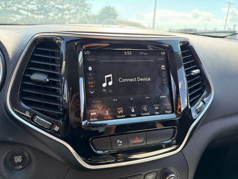 Used 2019 Jeep Cherokee Limited AWD/4WD image 12