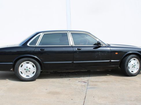 Used 1995 Jaguar XJ6 image 14
