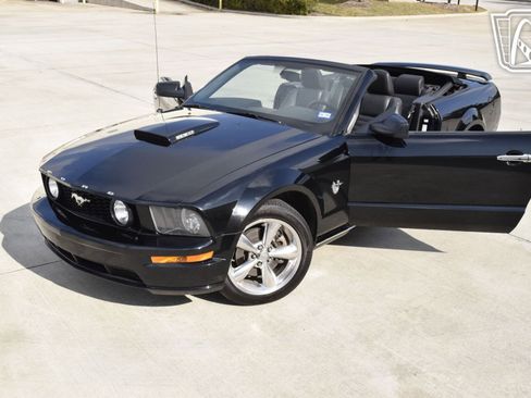 Used 2009 Ford Mustang GT image 11