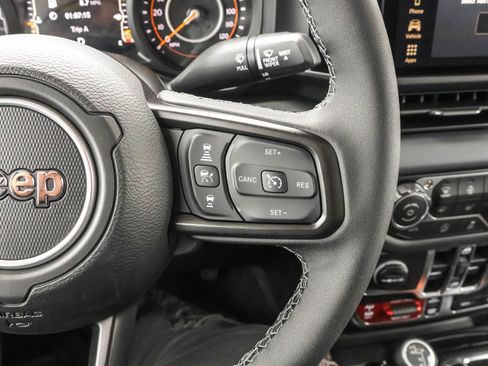 New 2025 Jeep Gladiator Rubicon w/ Convenience Group image 26