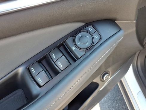 Used 2021 Buick Enclave Essence w/ Trailering Package, 5000 lbs. AWD/4WD image 9