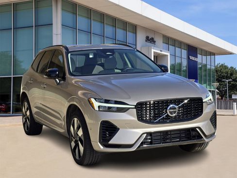 Used 2025 Volvo XC60 T8 Plus w/ Protection Package Premier image 2