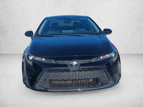 Used 2022 Toyota Corolla LE w/ LE Convenience Package image 2