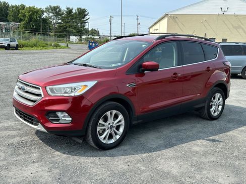 Used 2017 Ford Escape SE w/ Equipment Group 201A AWD/4WD image 4