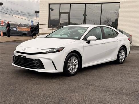Used 2026 Toyota Camry LE FWD image 8