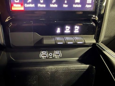 Used 2025 RAM 1500 Big Horn AWD/4WD image 26