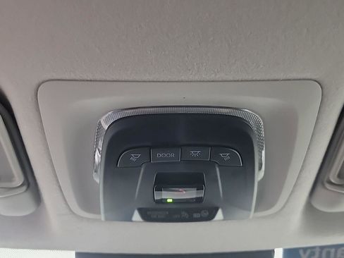 Used 2024 Toyota Corolla Cross LE image 21