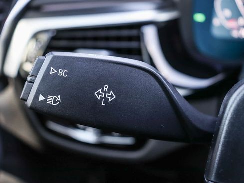 Used 2023 BMW 540i w/ M Sport Package image 30