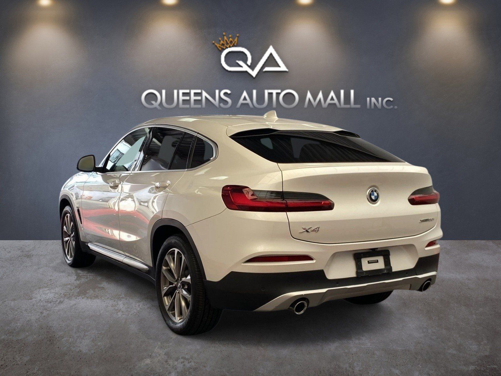 Used 2019 BMW X4 xDrive30i w/ Premium Package AWD/4WD image 4