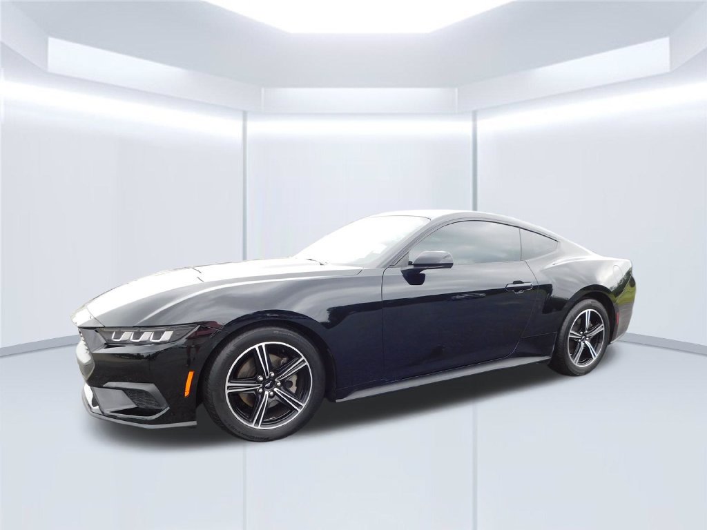 Used 2025 Ford Mustang Coupe RWD image 7