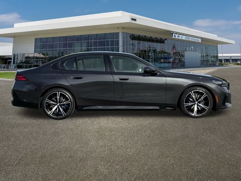 Used 2026 BMW 530i w/ M Sport Package image 11