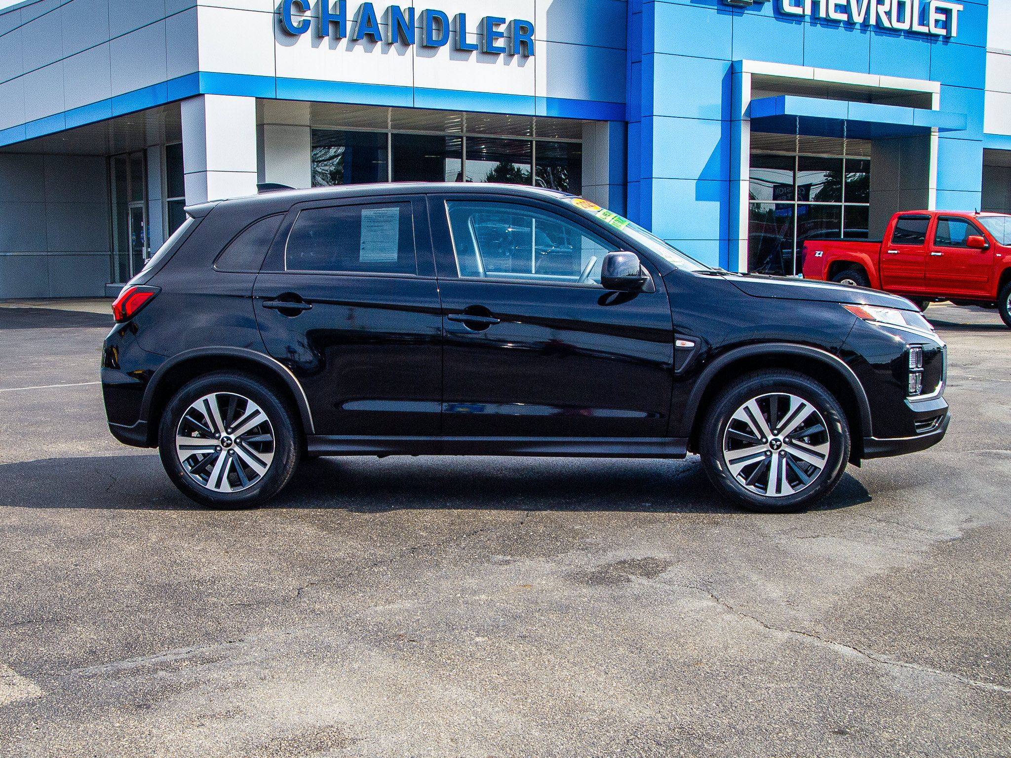 Used 2025 Mitsubishi Outlander Sport ES AWD/4WD image 8