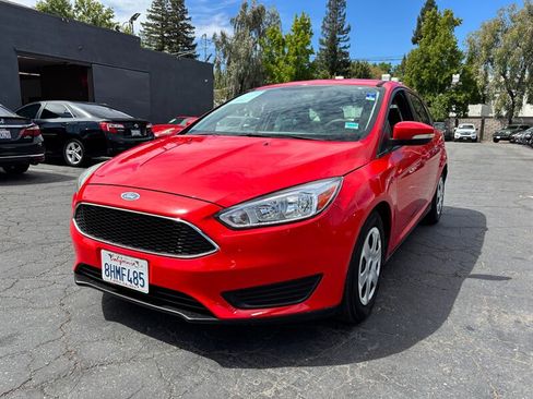 Used 2015 Ford Focus SE FWD image 8