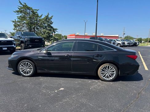 Used 2019 Toyota Avalon Limited FWD image 6