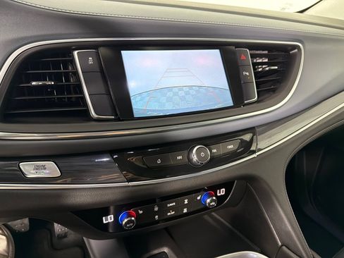 Used 2019 Buick Enclave Essence FWD image 18