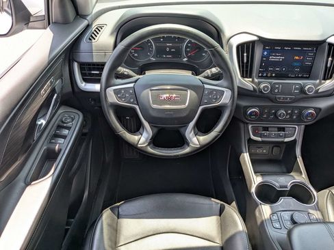 Used 2024 GMC Terrain SLT AWD/4WD image 16