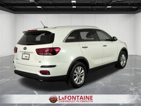 Used 2020 Kia Sorento LX w/ LX I4 Convenience Package image 8