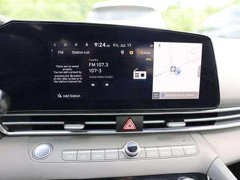 Certified 2025 Hyundai Elantra SEL FWD image 21
