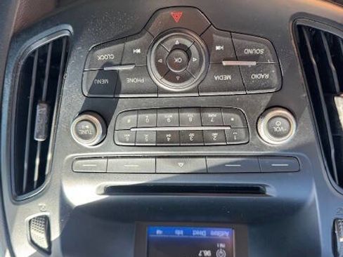 Used 2016 Ford Focus SE image 34