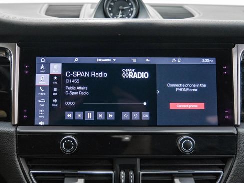 Used 2022 Porsche Macan image 26