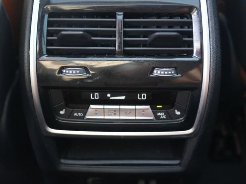 Used 2021 BMW X7 xDrive40i w/ M Sport Package AWD/4WD image 23