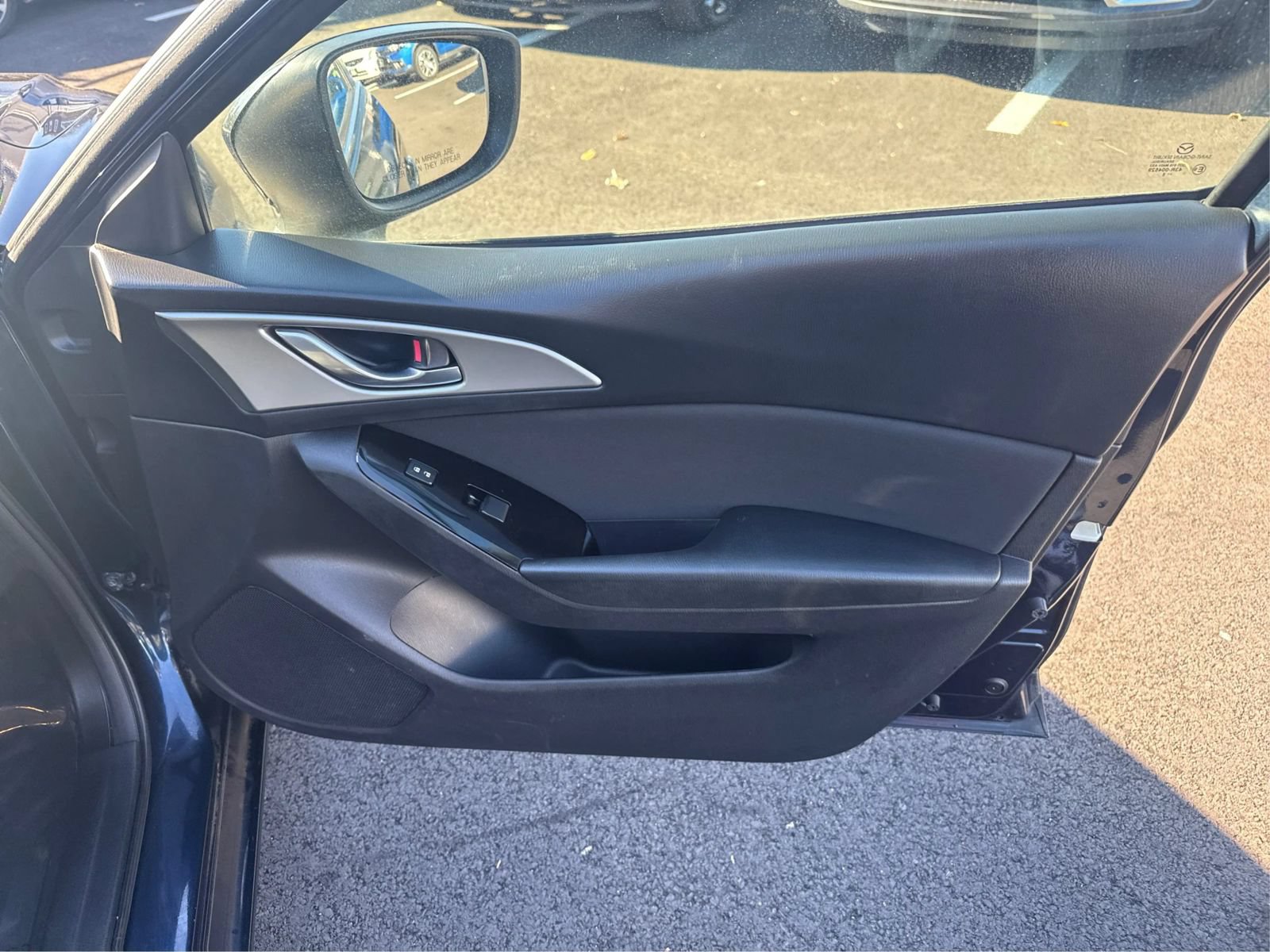 Used 2018 MAZDA MAZDA3 Sport w/ Preferred Equipment Package FWD image 20