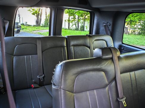 Used 2017 Chevrolet Express 2500 LS RWD image 13