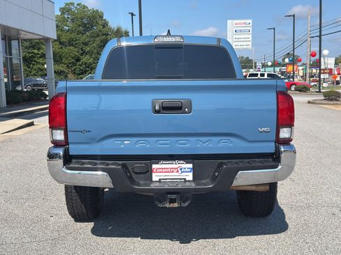 Used 2019 Toyota Tacoma TRD Off-Road RWD image 8