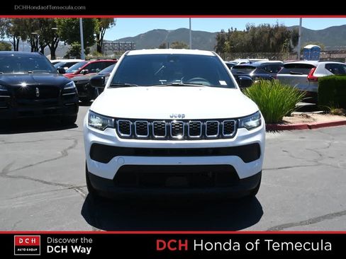 Used 2024 Jeep Compass Sport AWD/4WD image 2