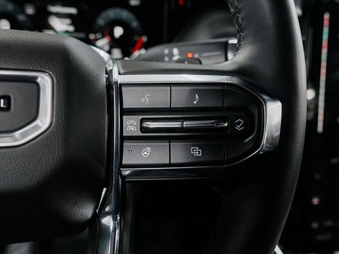 Used 2025 GMC Yukon XL Denali image 22