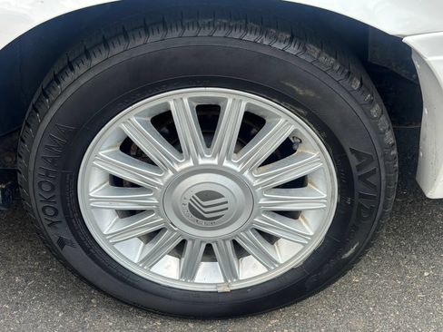 Used 2009 Mercury Grand Marquis LS RWD image 32
