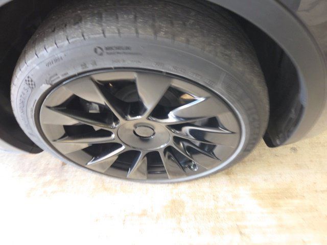 Used 2020 Tesla Model Y Performance AWD/4WD image 3