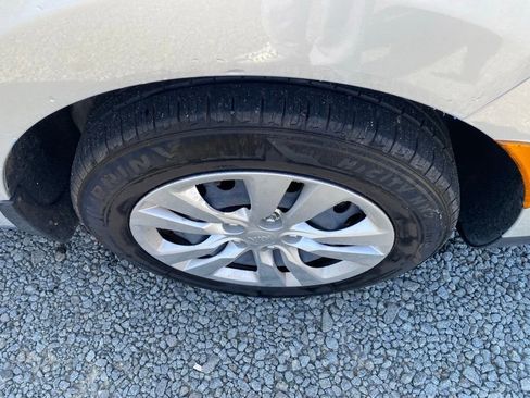 Used 2021 Kia Soul LX image 24