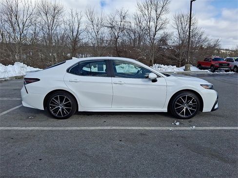 Certified 2024 Toyota Camry SE image 7