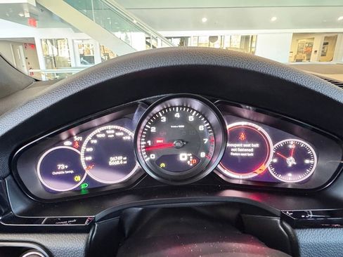 Used 2023 Porsche Cayenne Platinum Edition image 42