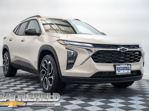 New 2026 Chevrolet Trax RS w/ Sunroof Package FWD image 1
