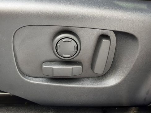 Certified 2025 Land Rover Range Rover Evoque Dynamic SE image 16