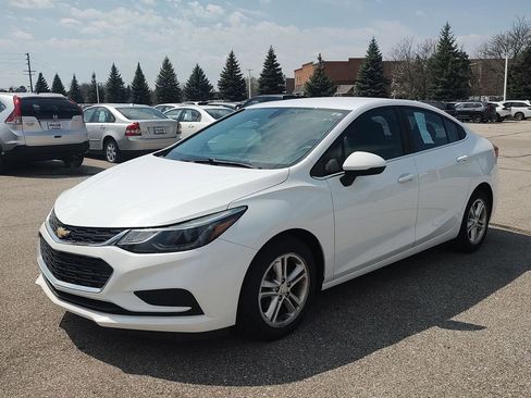 Used 2016 Chevrolet Cruze LT FWD image 12