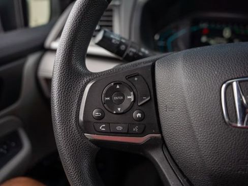 Used 2018 Honda Odyssey EX image 18