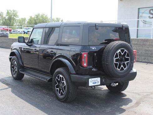 New 2025 Ford Bronco Outer Banks image 3