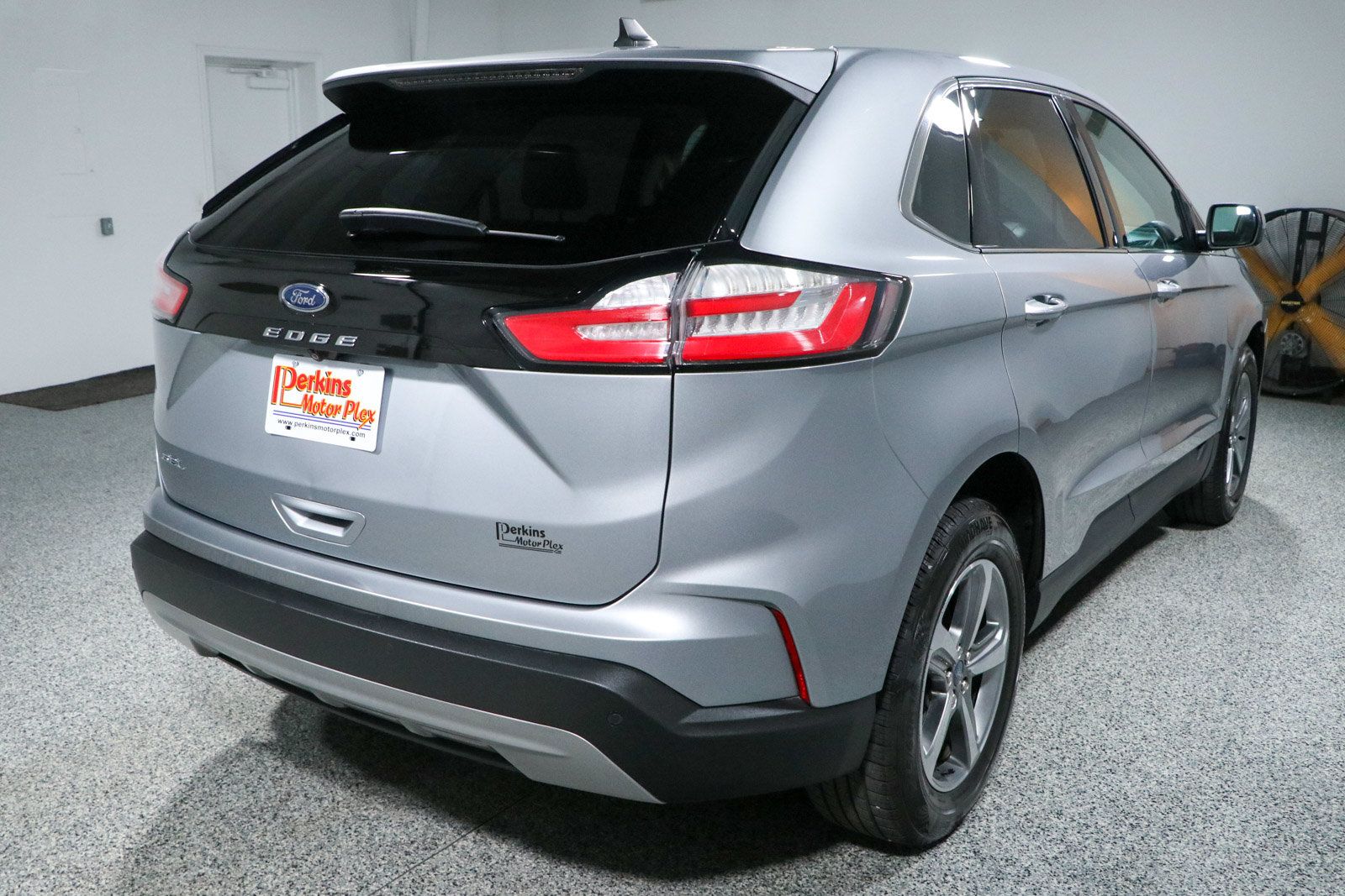 Used 2021 Ford Edge SEL w/ Convenience Package FWD image 7